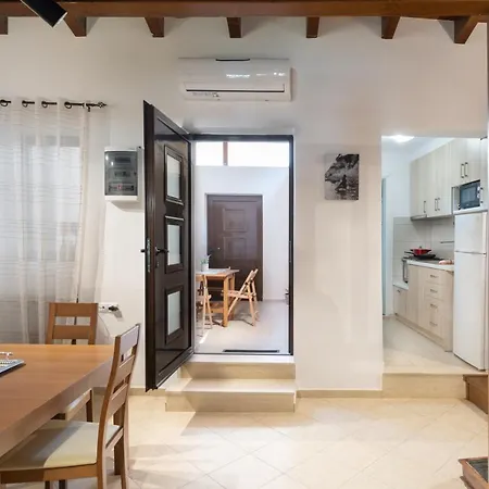 Anassa 1 City Centre House Apartment