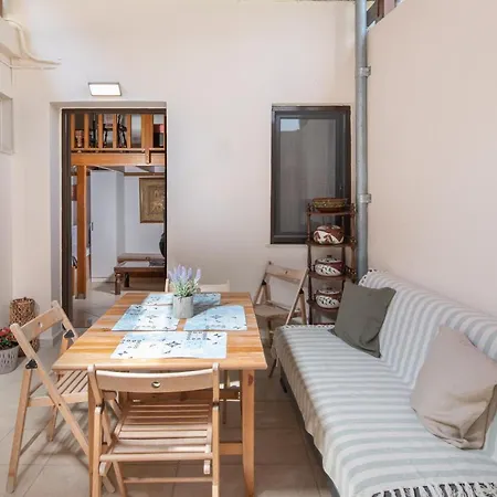 Apartment Anassa 1 City Centre House